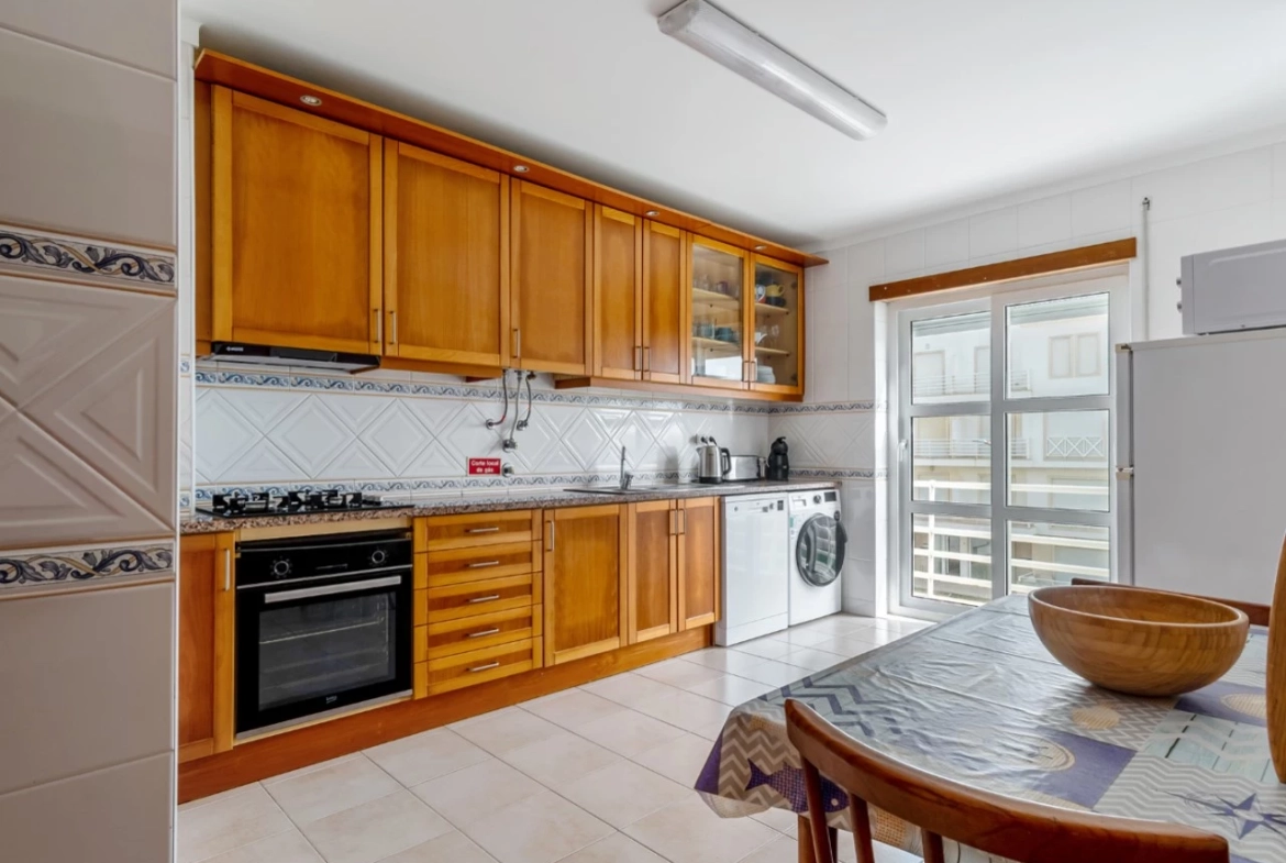 Apartamento a 400 metros da praia, com excelente exposição solar