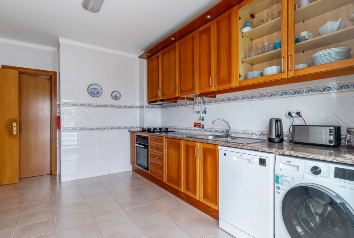 Apartamento a 400 metros da praia, com excelente exposição solar