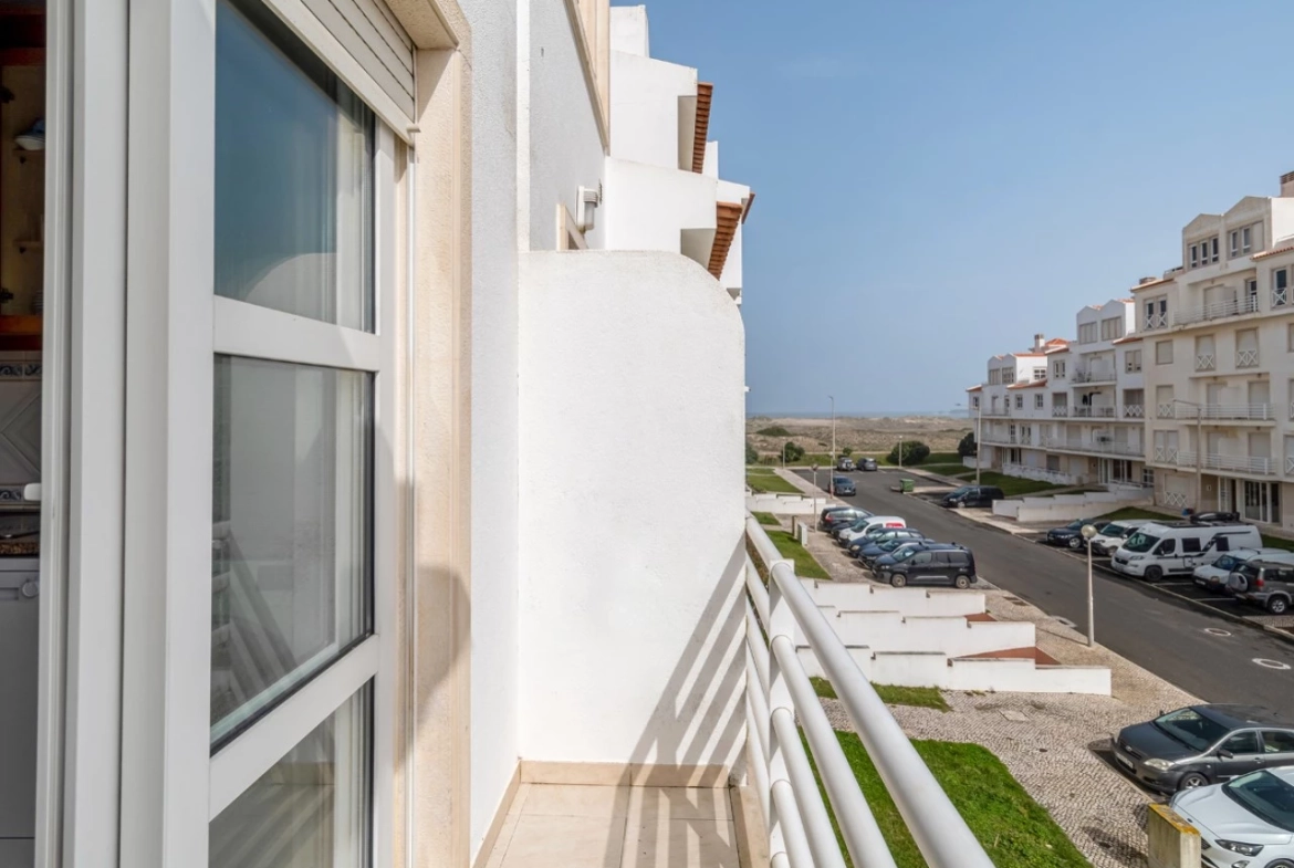 Apartamento a 400 metros da praia, com excelente exposição solar