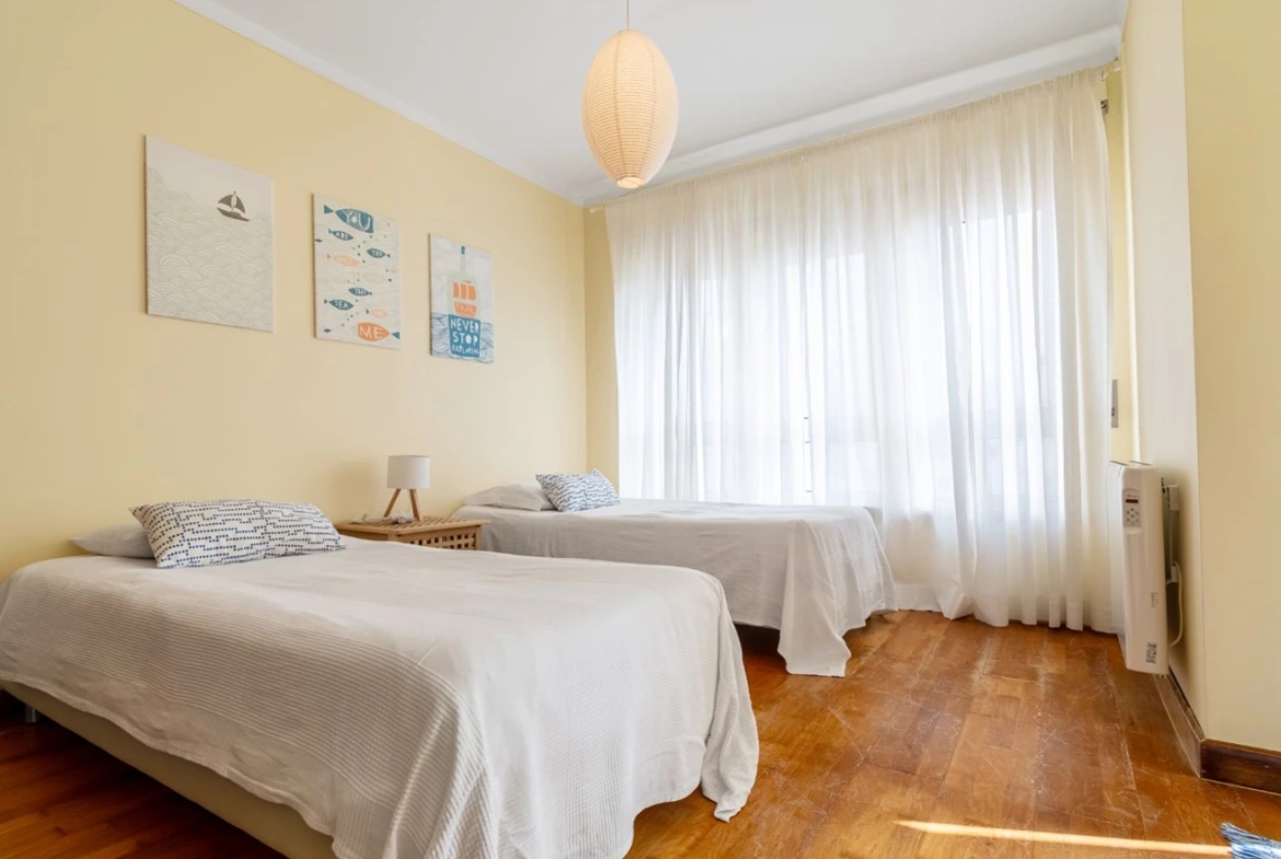 Apartamento a 400 metros da praia, com excelente exposição solar