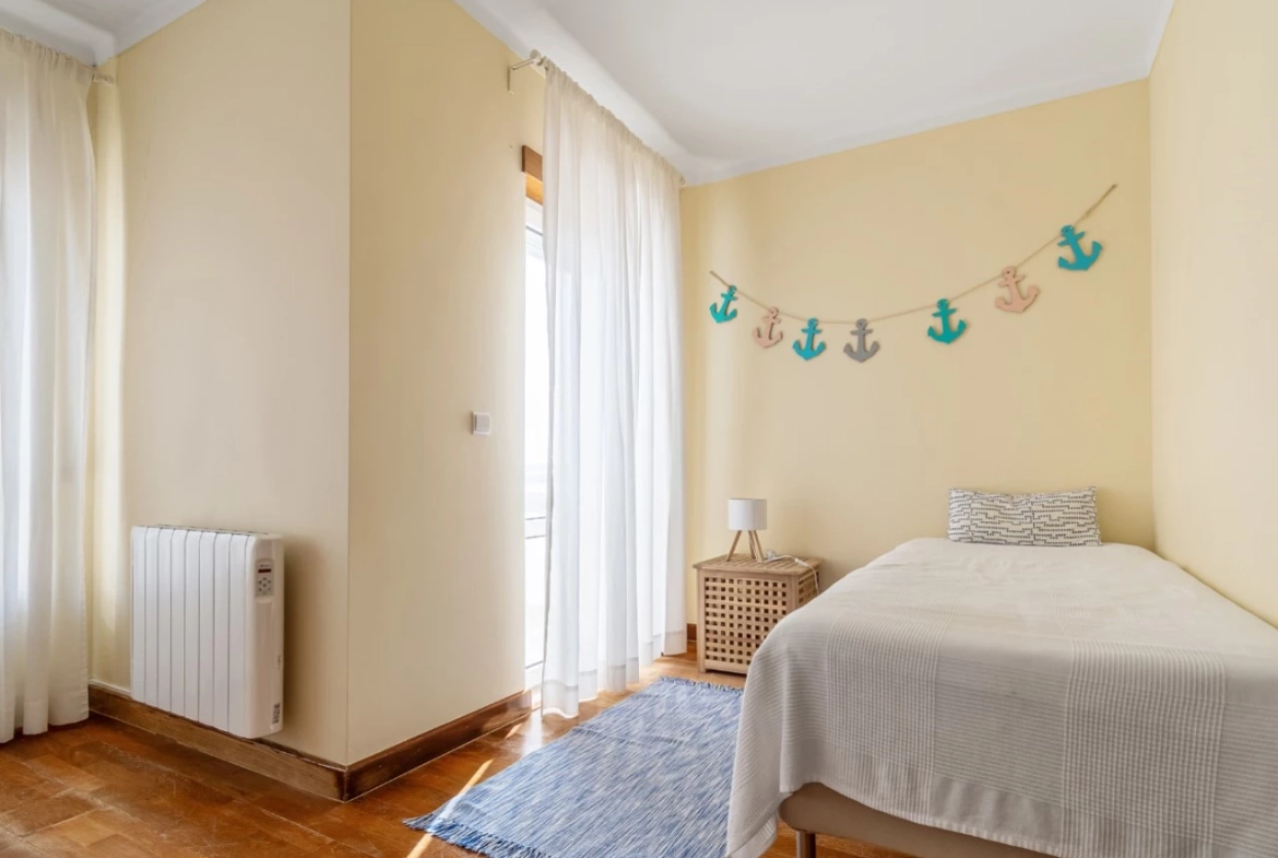Apartamento a 400 metros da praia, com excelente exposição solar