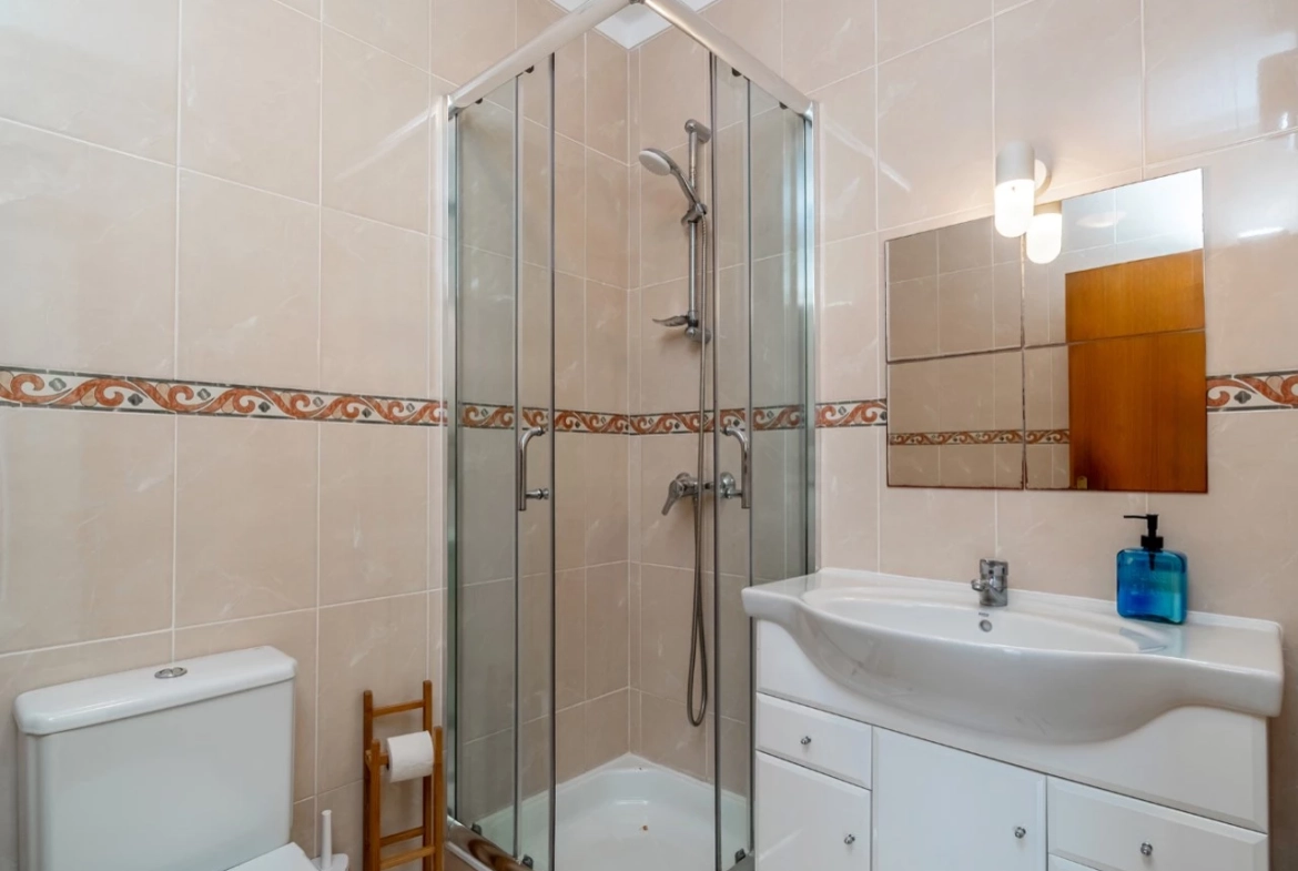 Apartamento a 400 metros da praia, com excelente exposição solar