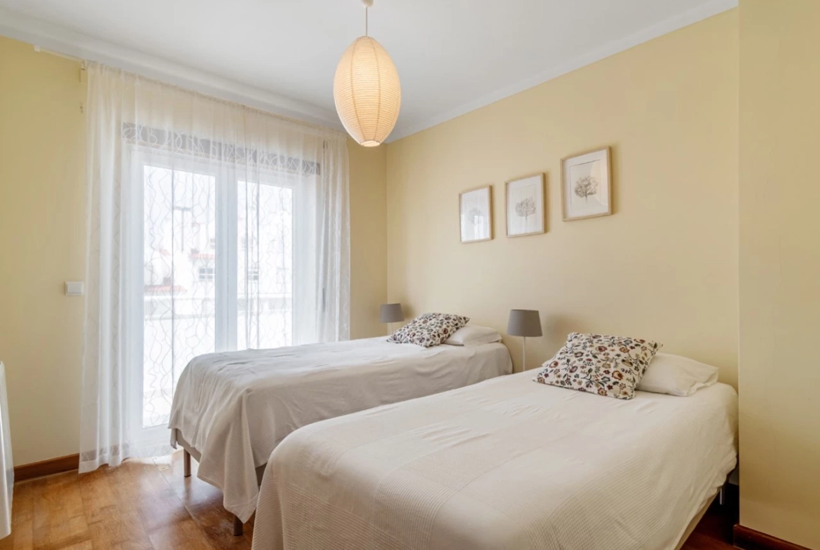 Apartamento a 400 metros da praia, com excelente exposição solar