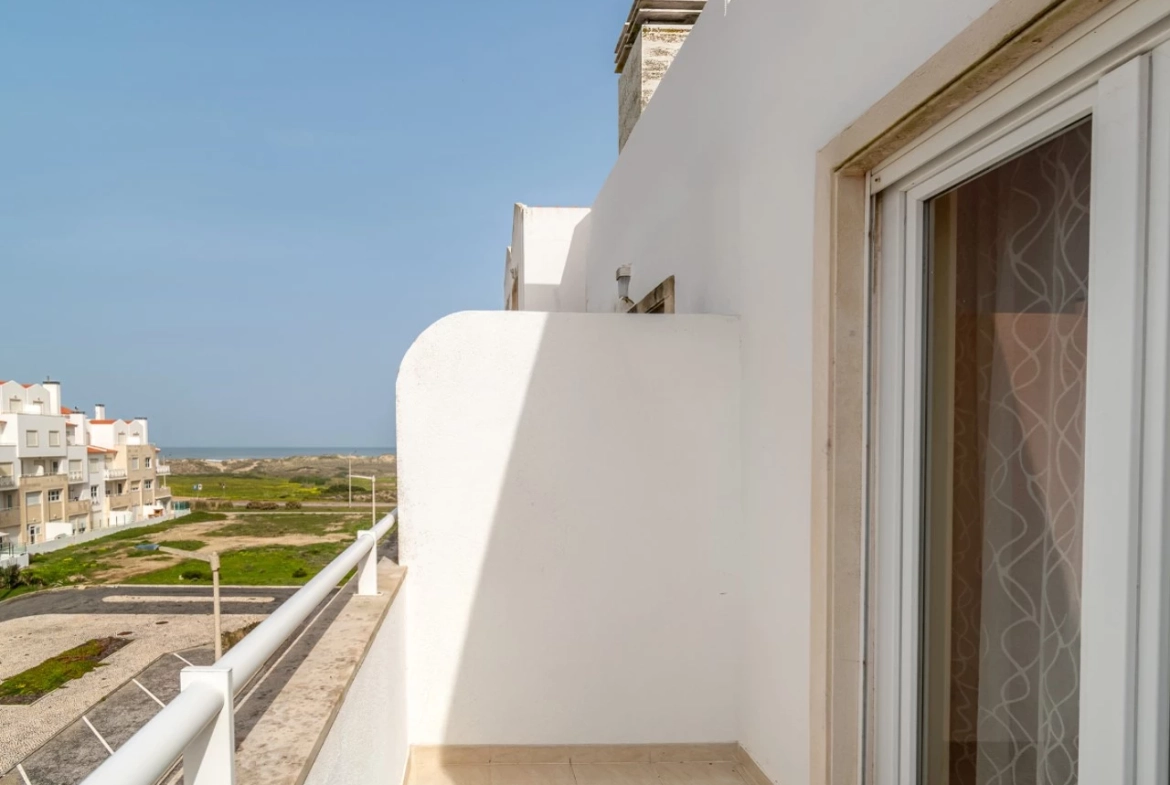 Apartamento a 400 metros da praia, com excelente exposição solar