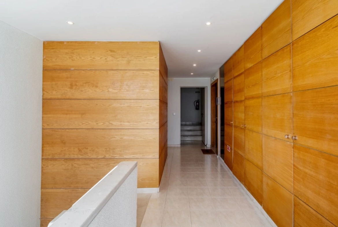 Apartamento a 400 metros da praia, com excelente exposição solar