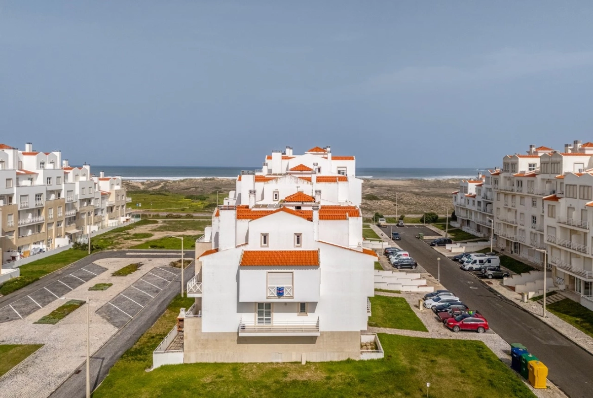 Apartamento a 400 metros da praia, com excelente exposição solar