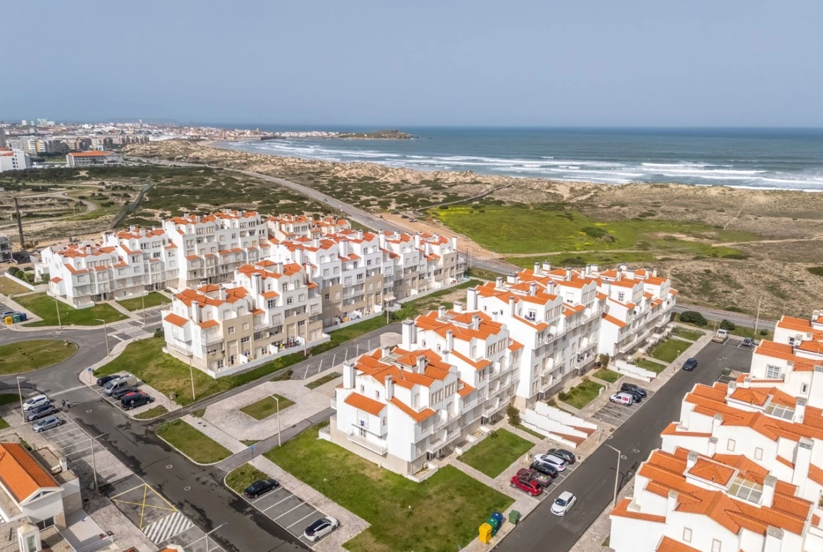 Apartamento a 400 metros da praia, com excelente exposição solar
