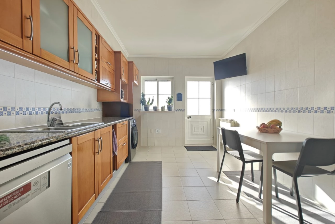 Apartamento T3 em Óbidos com vista desafogada