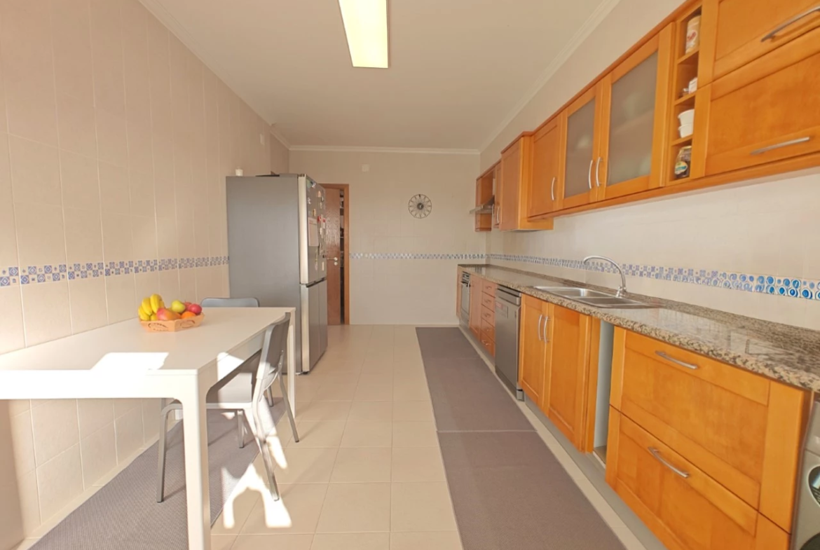 Apartamento T3 em Óbidos com vista desafogada