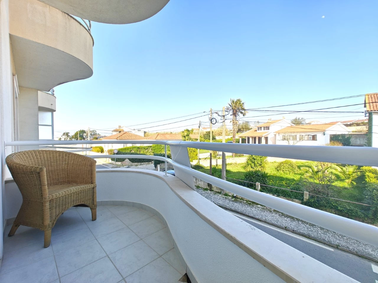 ID2063c201-0000-0500-0000-00001894daa2.jpg Apartamento T3 em Óbidos com vista desafogada