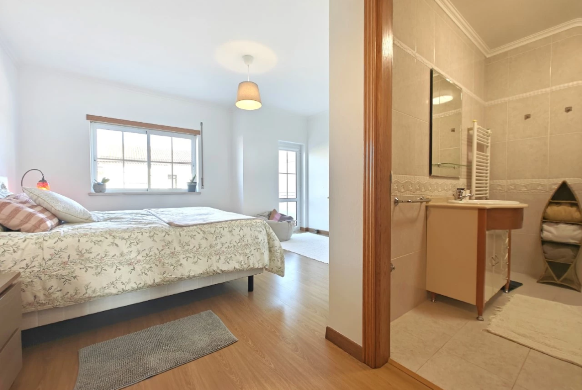 Apartamento T3 em Óbidos com vista desafogada
