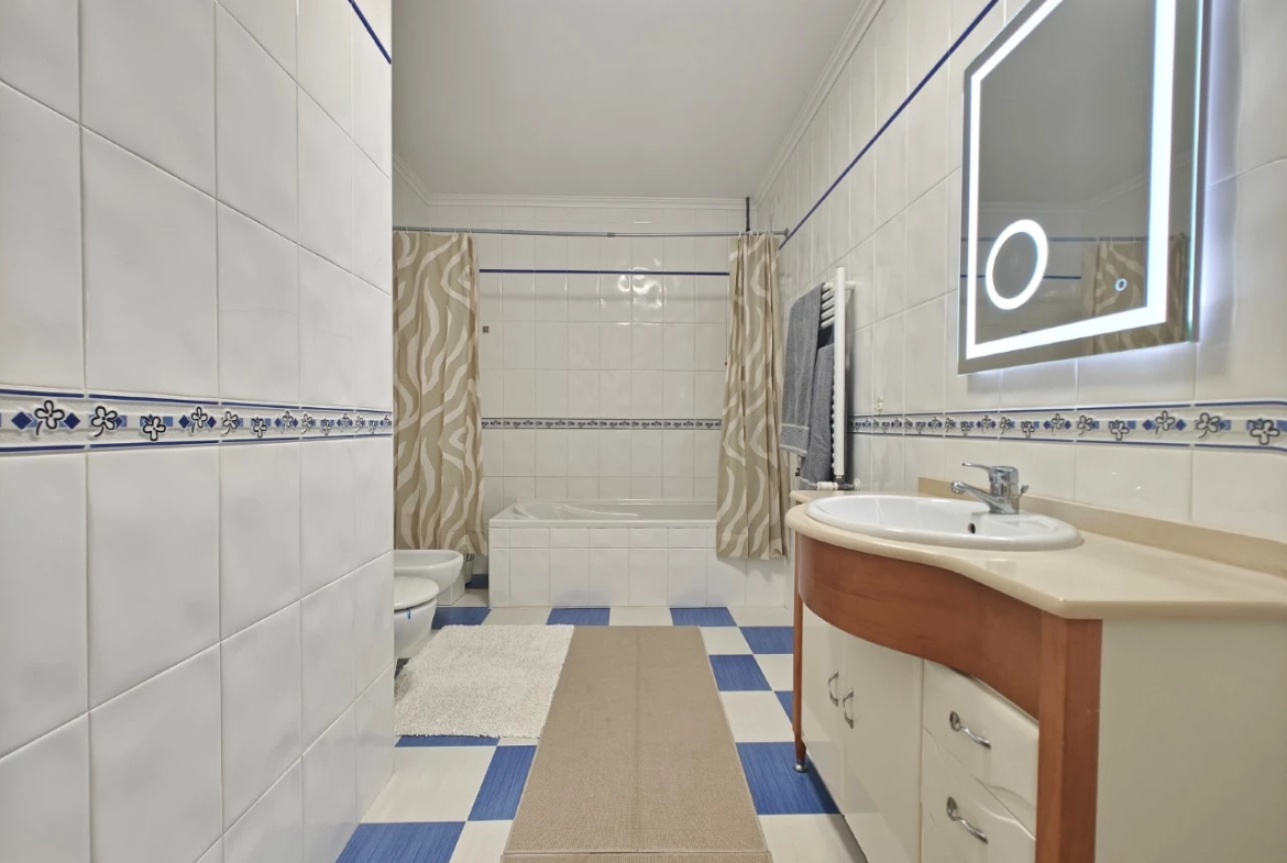 Apartamento T3 em Óbidos com vista desafogada