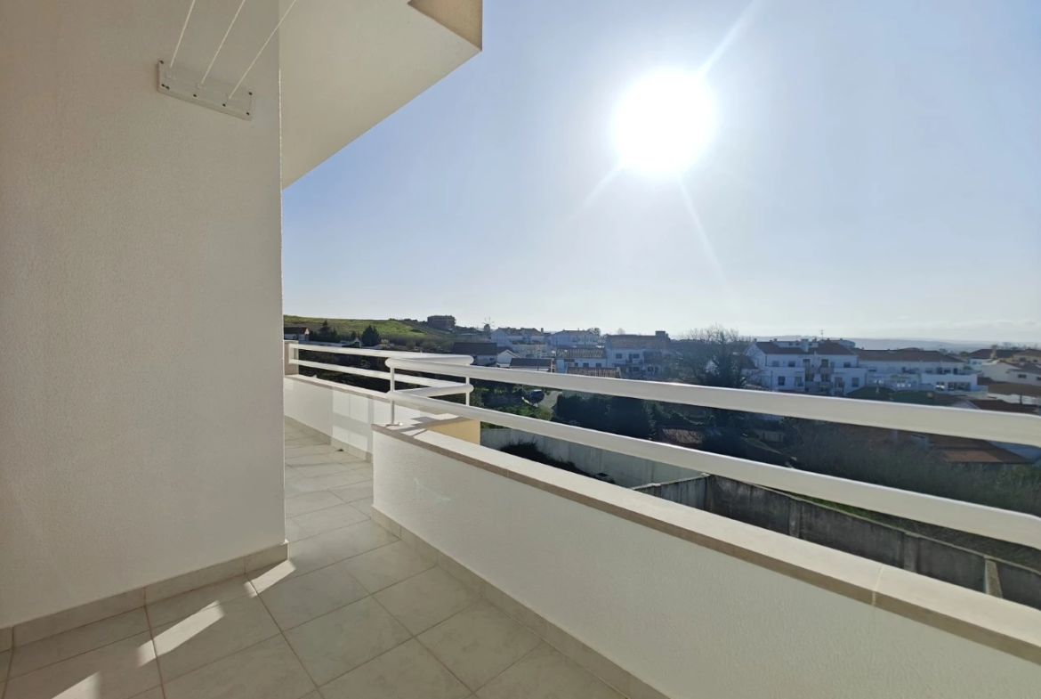 Apartamento T3 em Óbidos com vista desafogada