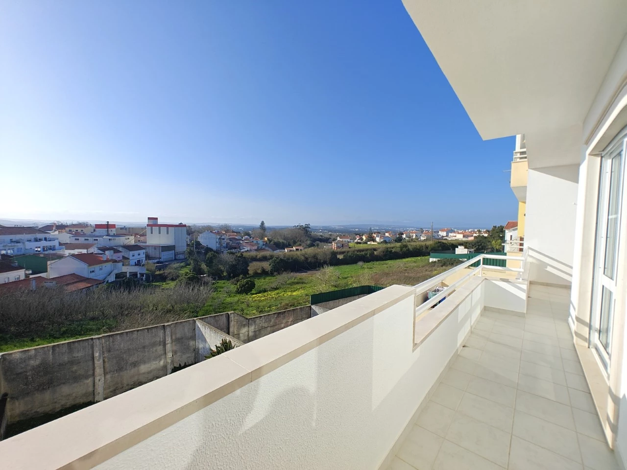 ID2063c201-0000-0500-0000-00001894dab1.jpg Apartamento T3 em Óbidos com vista desafogada