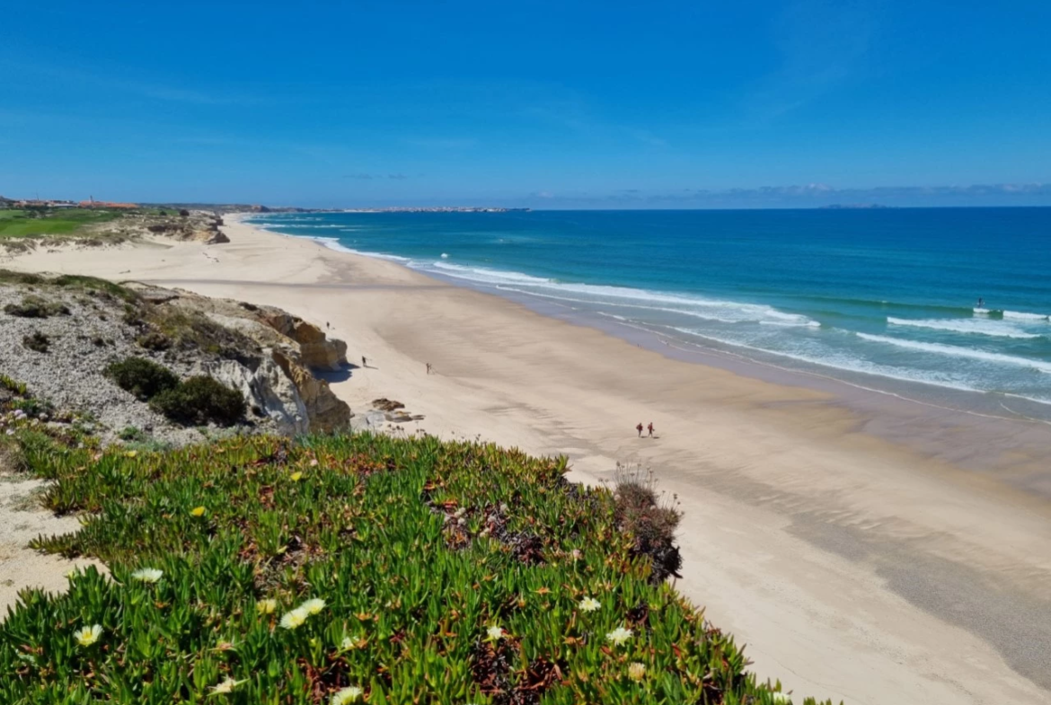 Deslumbrante moradia na Praia D’El Rey Golf & Beach Resort apenas a 200 metros da praia