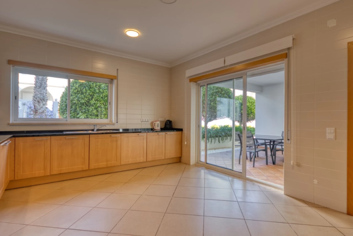 Deslumbrante moradia na Praia D’El Rey Golf & Beach Resort apenas a 200 metros da praia
