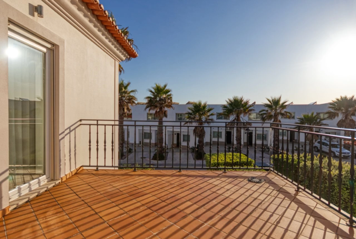Deslumbrante moradia na Praia D’El Rey Golf & Beach Resort apenas a 200 metros da praia