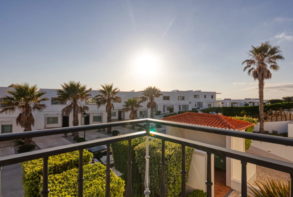 Deslumbrante moradia na Praia D’El Rey Golf & Beach Resort apenas a 200 metros da praia