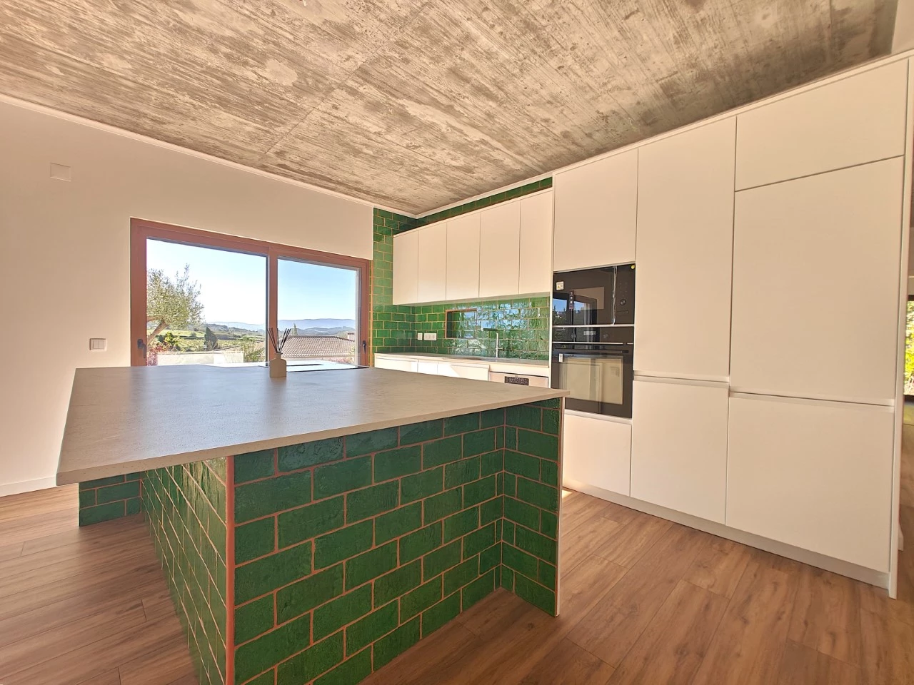 ID4d7cc601-0000-0500-0000-000018f3190c.jpg Moradia exclusiva com piscina em zona tranquila
