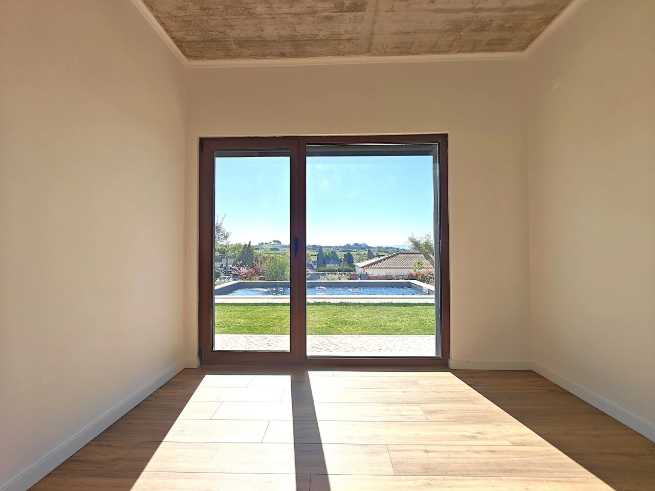 ID4d7cc601-0000-0500-0000-000018f31935.jpg Moradia exclusiva com piscina em zona tranquila
