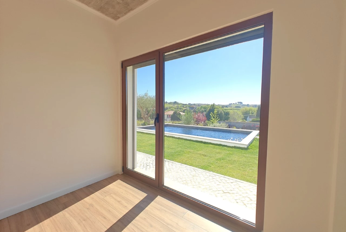 Moradia exclusiva com piscina em zona tranquila