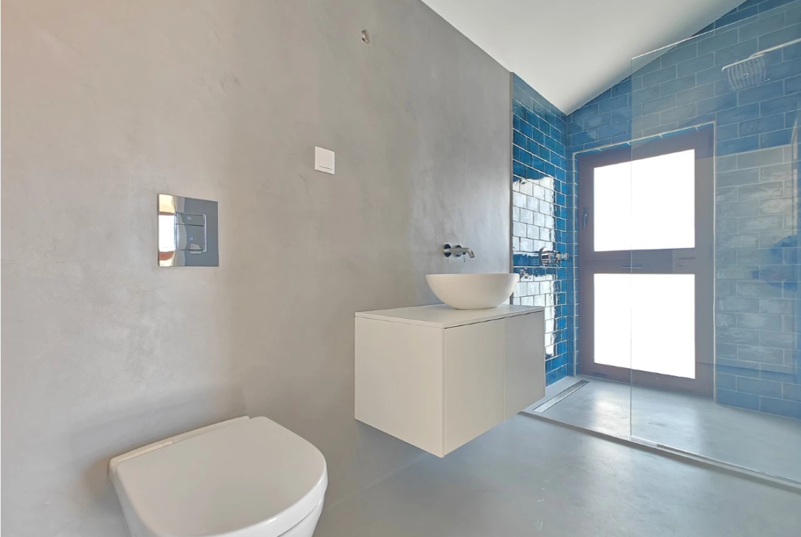 Moradia exclusiva com piscina em zona tranquila
