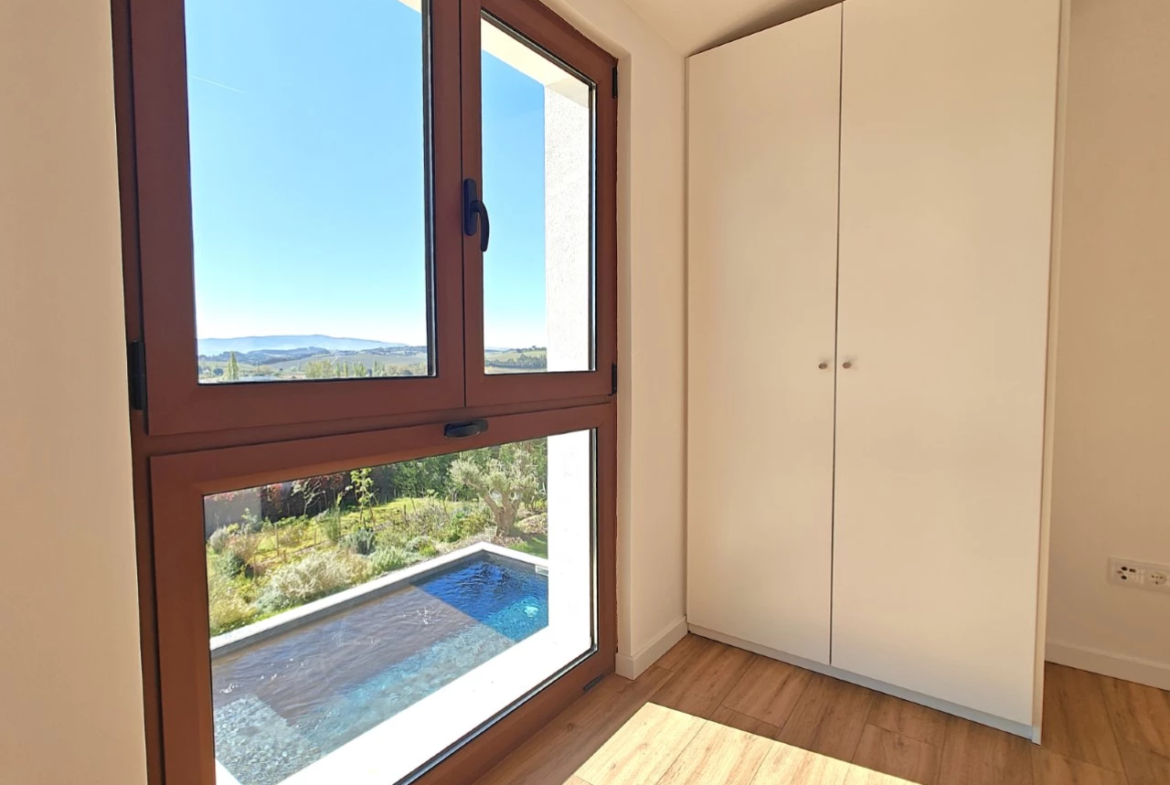 Moradia exclusiva com piscina em zona tranquila