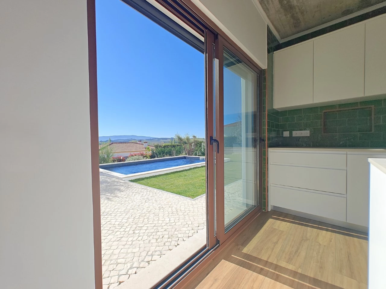 ID4d7cc601-0000-0500-0000-000018f3196b.jpg Moradia exclusiva com piscina em zona tranquila