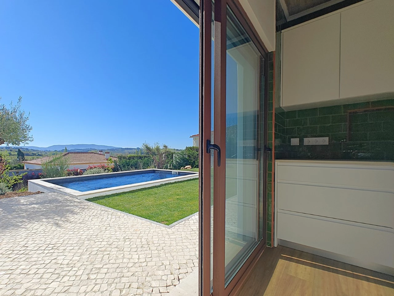 ID4d7cc601-0000-0500-0000-000018f3196c.jpg Moradia exclusiva com piscina em zona tranquila