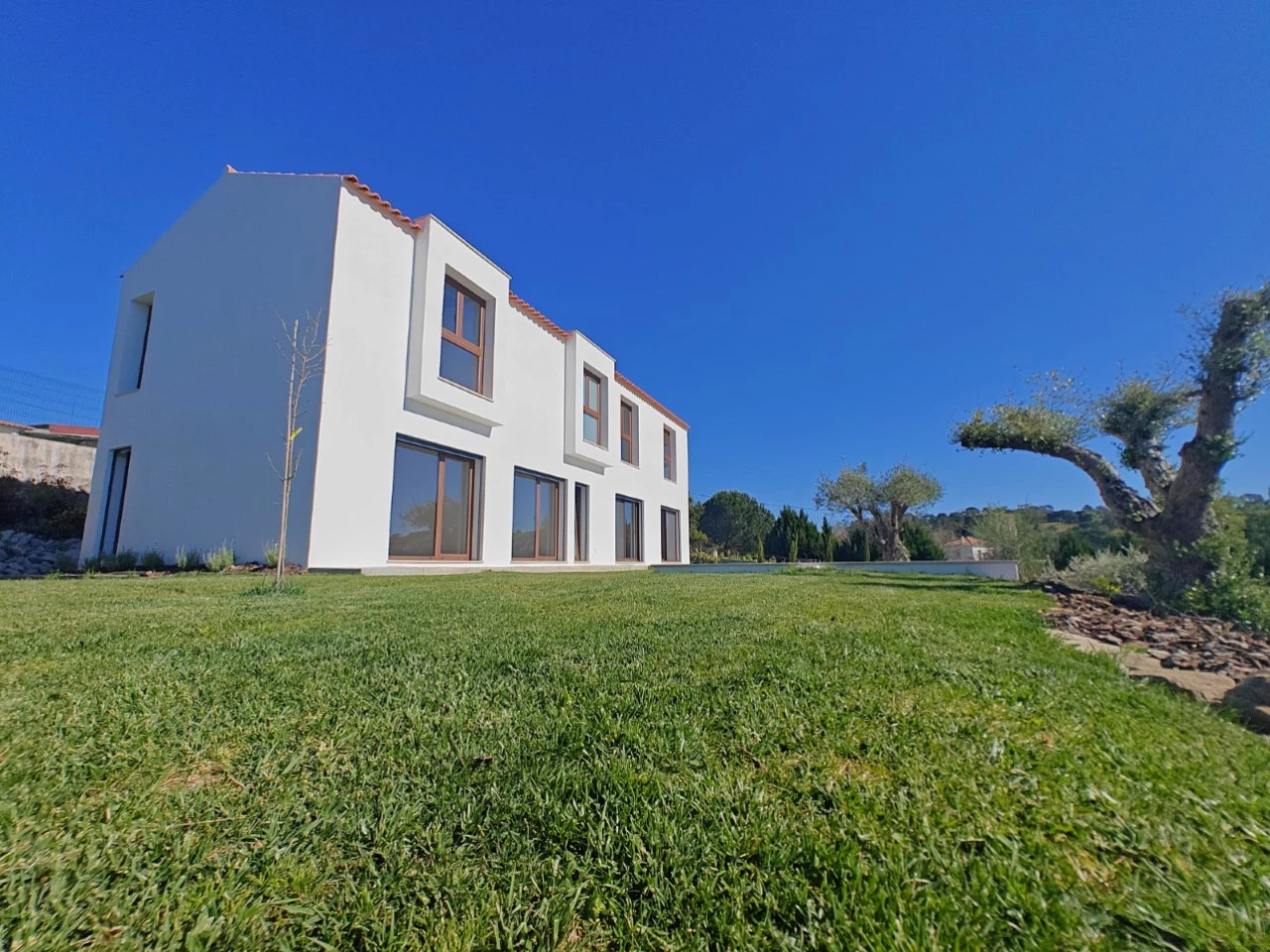 ID4d7cc601-0000-0500-0000-000018f31976.jpg Moradia exclusiva com piscina em zona tranquila