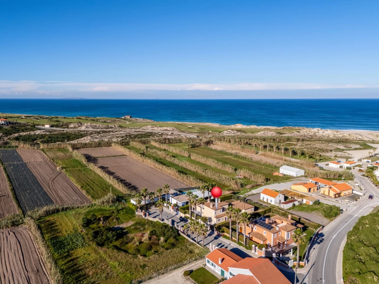 ID676aba01-0000-0500-0000-000018010418.jpg Moradia a 300m da praia com 4 quartos en-suite e vistas sobre o campo de golf e mar