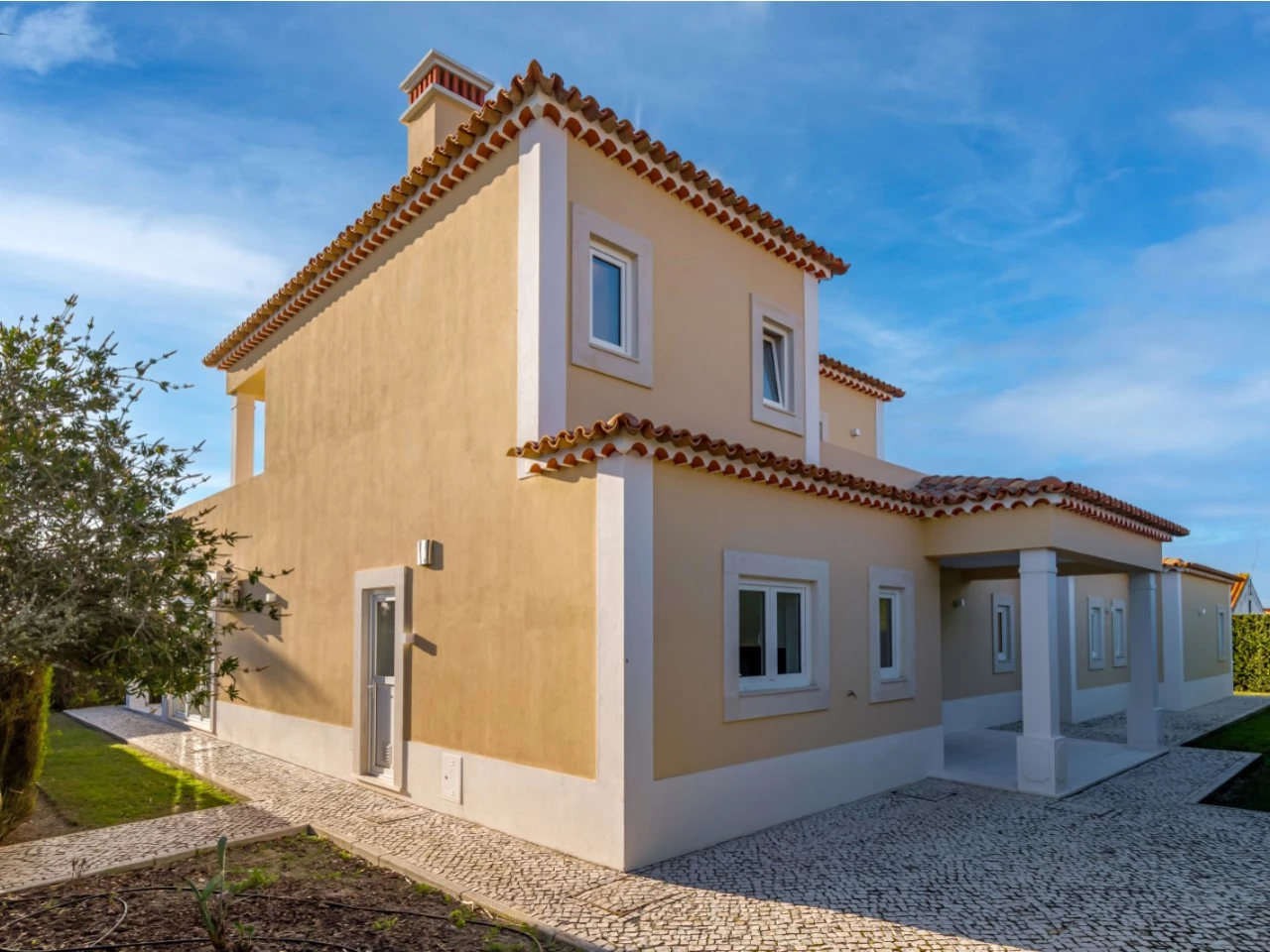 ID676aba01-0000-0500-0000-000018010422.jpg Moradia a 300m da praia com 4 quartos en-suite e vistas sobre o campo de golf e mar
