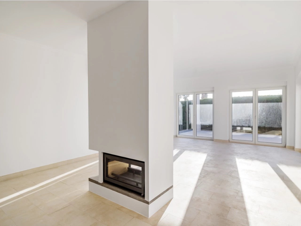 ID676aba01-0000-0500-0000-000018010426.jpg Moradia a 300m da praia com 4 quartos en-suite e vistas sobre o campo de golf e mar
