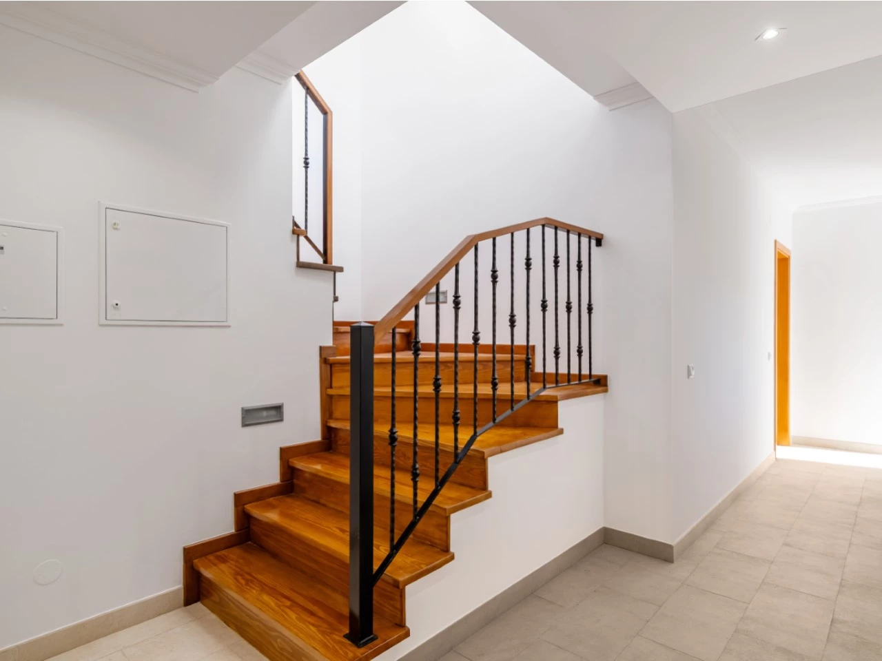 ID676aba01-0000-0500-0000-00001801042c.jpg Moradia a 300m da praia com 4 quartos en-suite e vistas sobre o campo de golf e mar