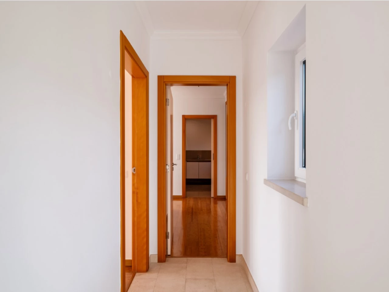 ID676aba01-0000-0500-0000-000018010439.jpg Moradia a 300m da praia com 4 quartos en-suite e vistas sobre o campo de golf e mar
