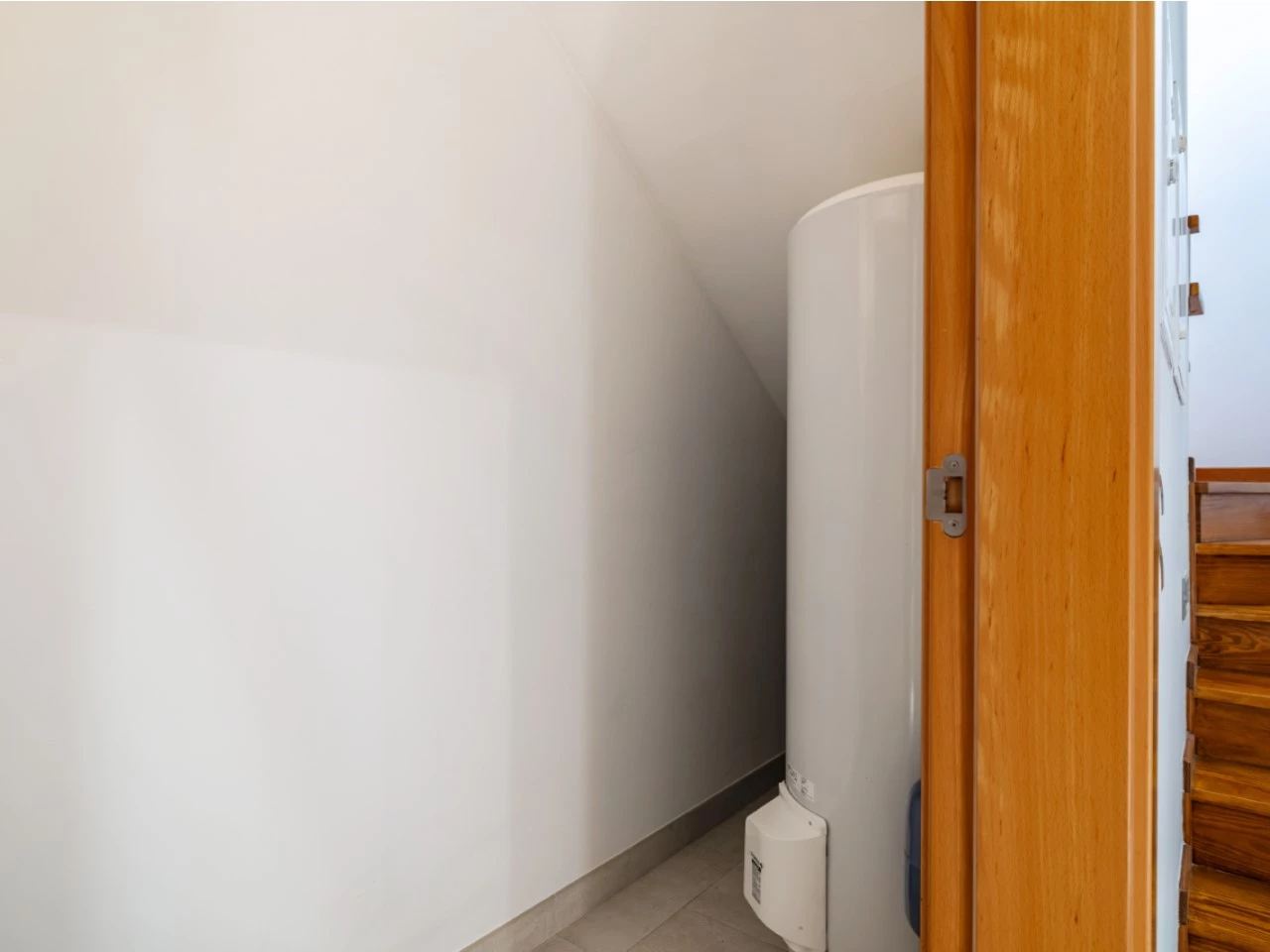 ID676aba01-0000-0500-0000-000018010443.jpg Moradia a 300m da praia com 4 quartos en-suite e vistas sobre o campo de golf e mar
