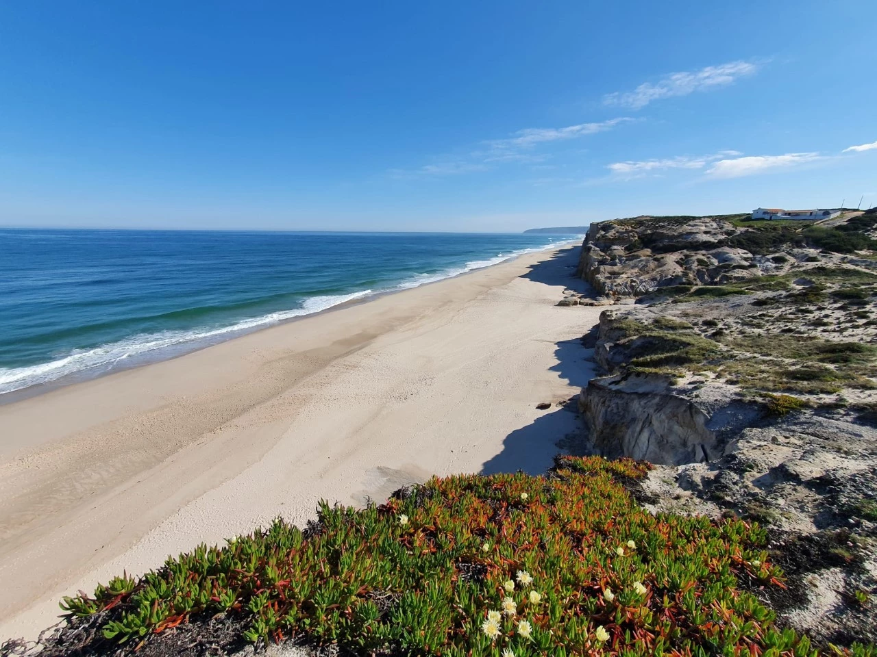 ID676aba01-0000-0500-0000-00001801044b.jpg Moradia a 300m da praia com 4 quartos en-suite e vistas sobre o campo de golf e mar