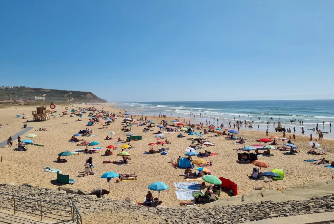 Penthouse T3 Luminosa, Confortável e Eficiente, perto das Praias