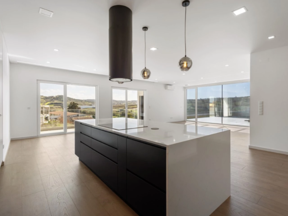 Penthouse T3 Luminosa, Confortável e Eficiente, perto das Praias