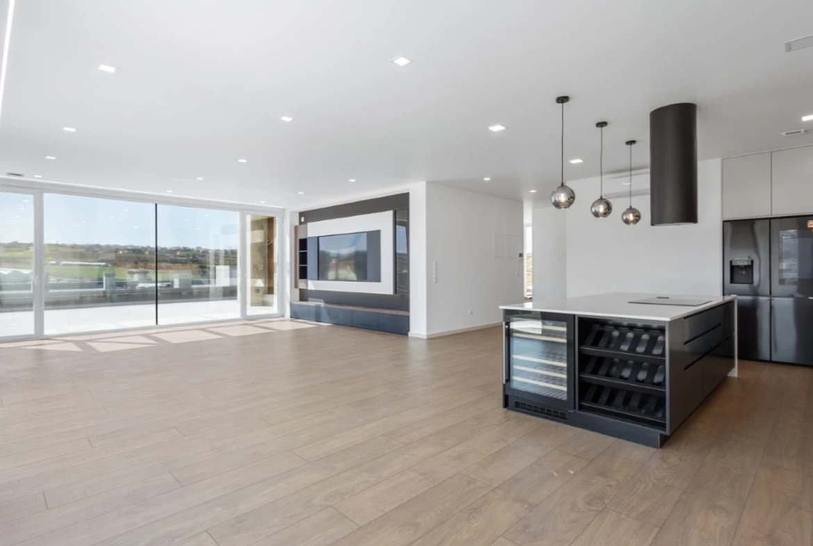 Penthouse T3 Luminosa, Confortável e Eficiente, perto das Praias