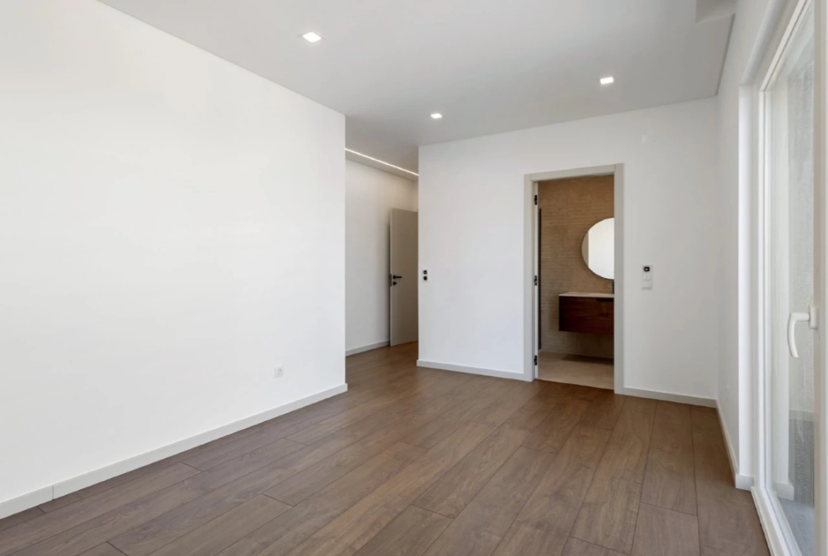 Penthouse T3 Luminosa, Confortável e Eficiente, perto das Praias
