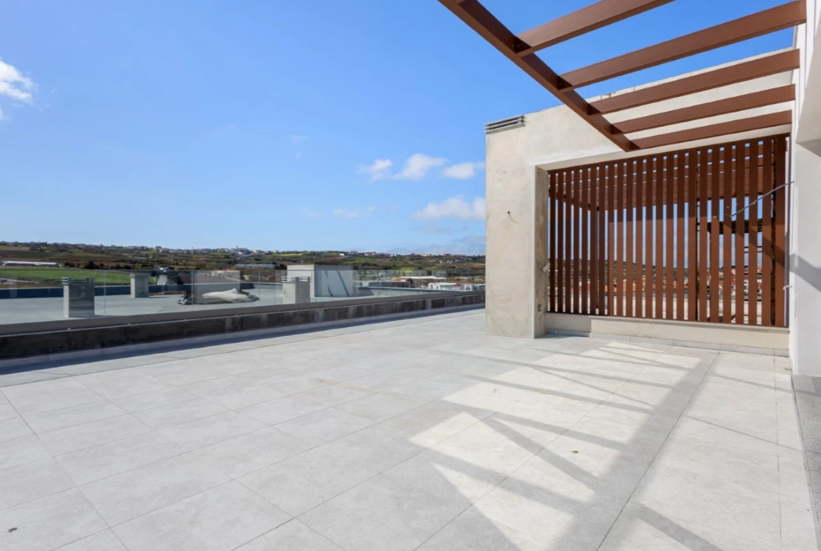 Penthouse T3 Luminosa, Confortável e Eficiente, perto das Praias