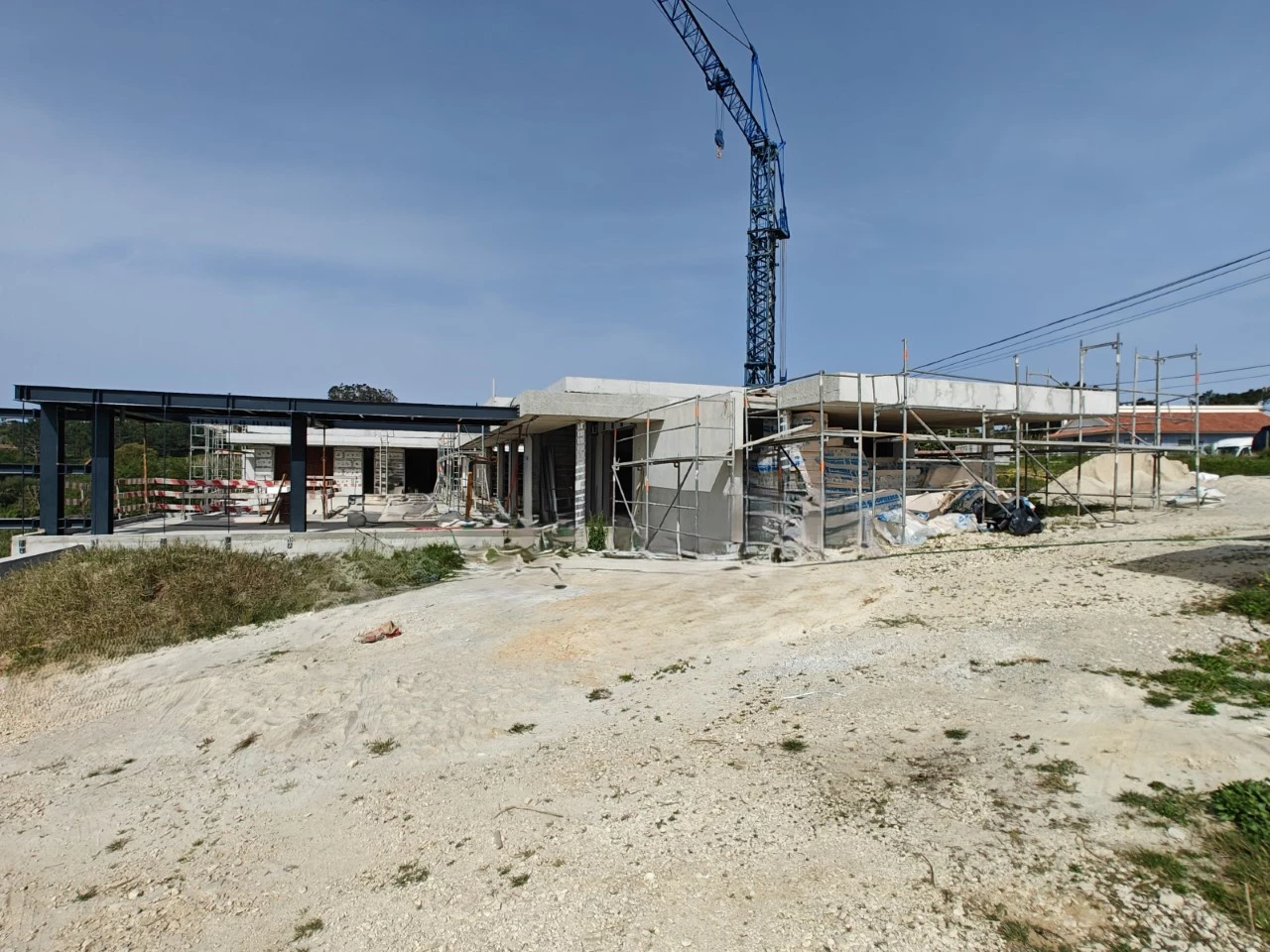Moradia de luxo rodeada por natureza e a poucos minutos das praias