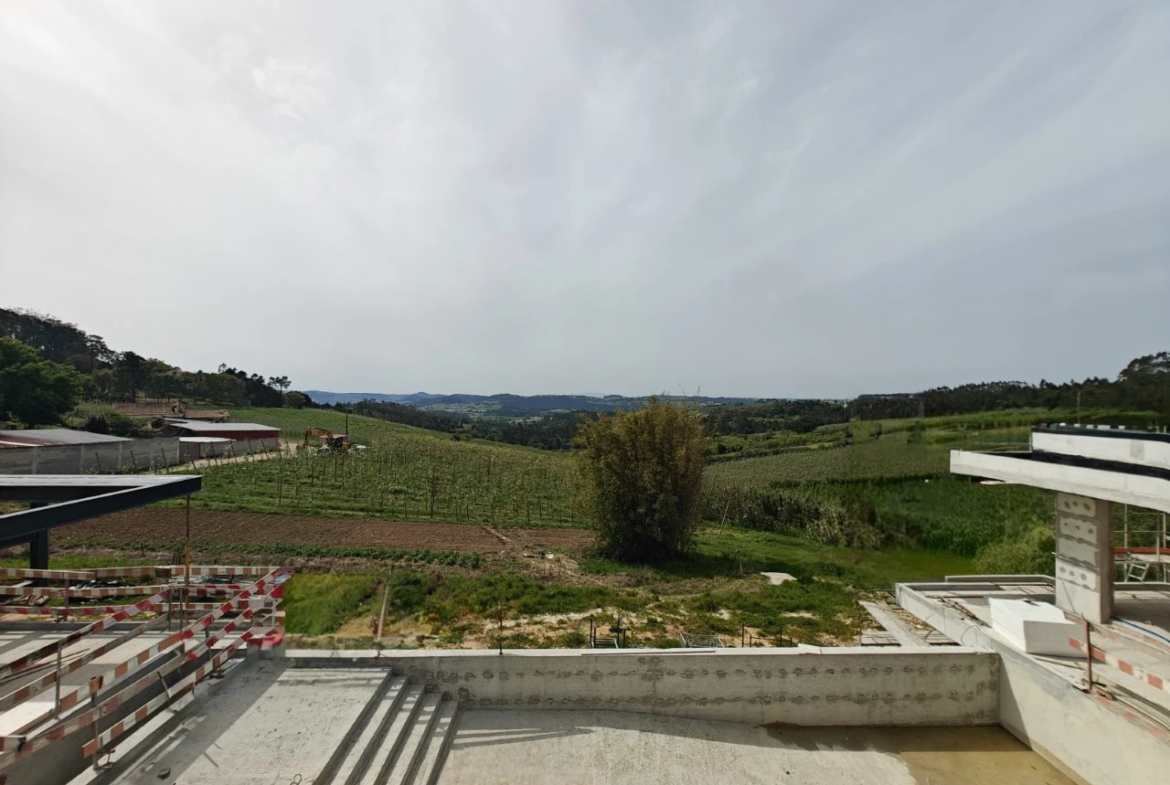 Moradia de luxo rodeada por natureza e a poucos minutos das praias