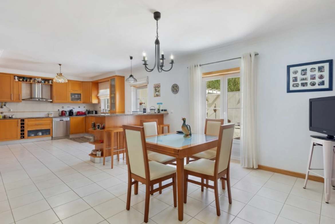 Moradia T4 com Vista Mar – Praia da Areia Branca