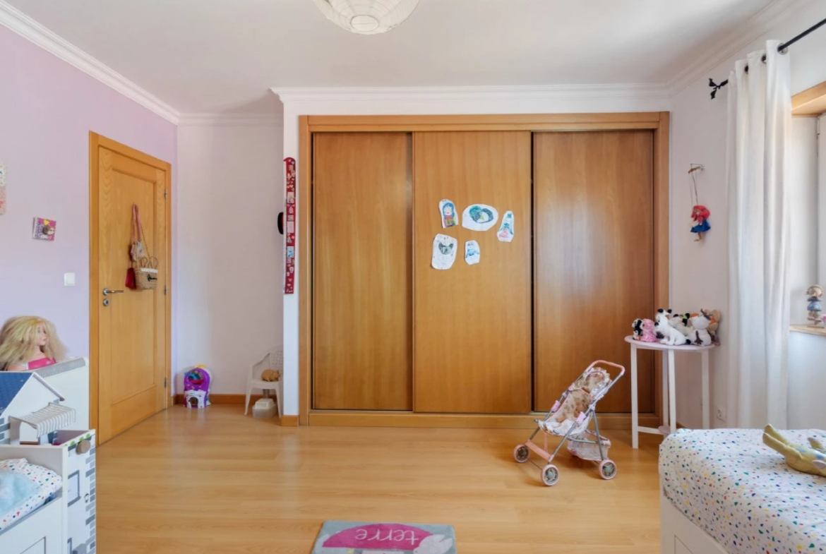 Moradia T4 com Vista Mar – Praia da Areia Branca