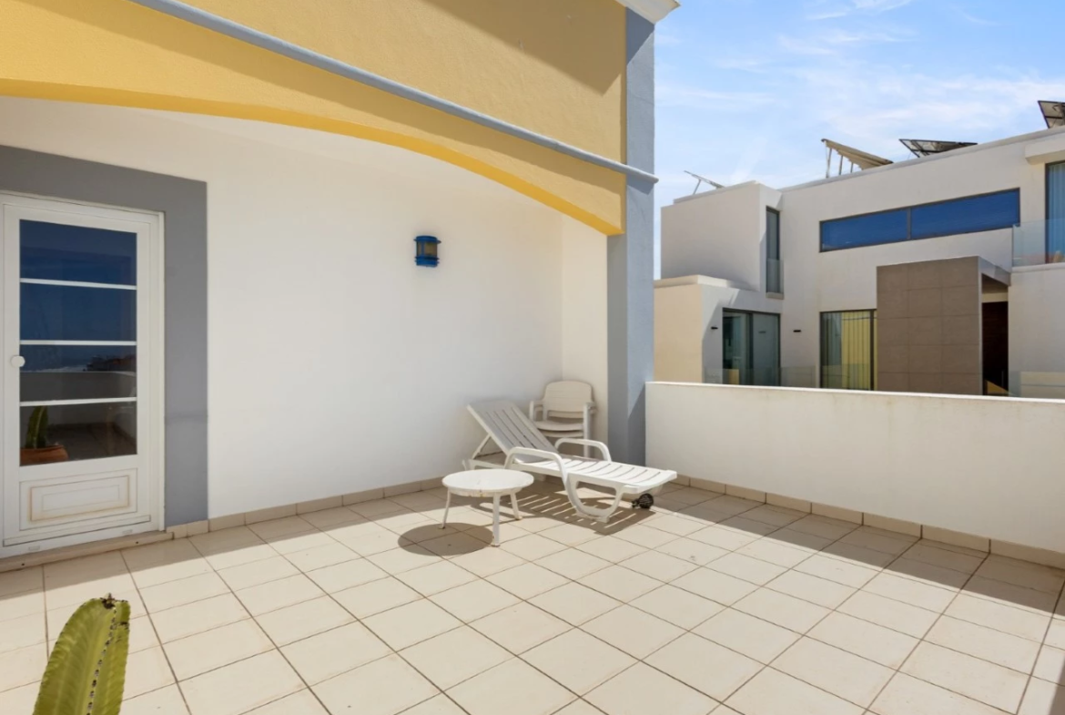 Moradia T4 com Vista Mar – Praia da Areia Branca