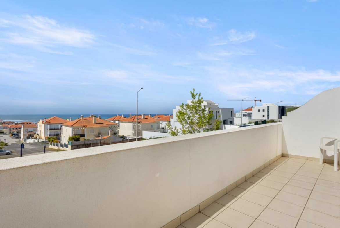 Moradia T4 com Vista Mar – Praia da Areia Branca