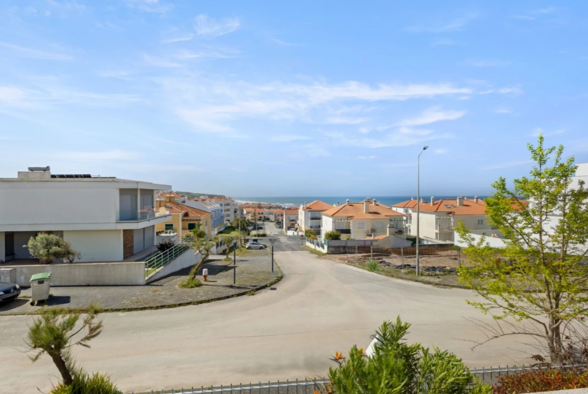 Moradia T4 com Vista Mar – Praia da Areia Branca