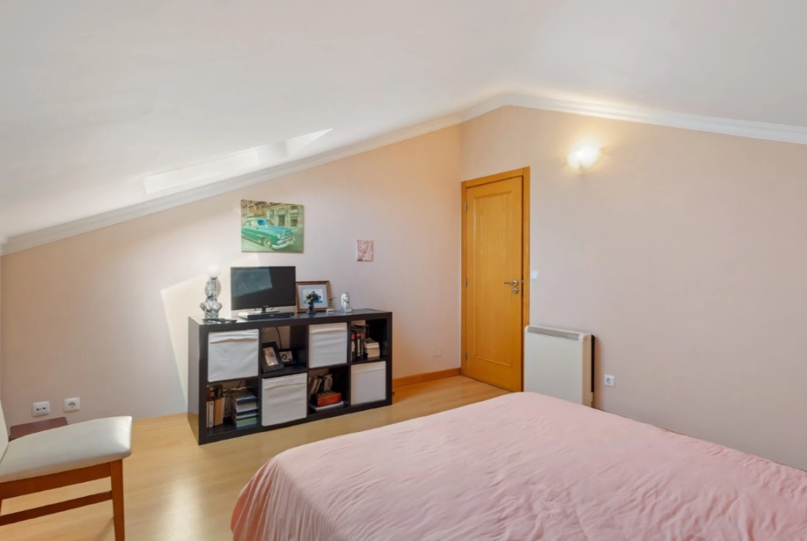 Moradia T4 com Vista Mar – Praia da Areia Branca